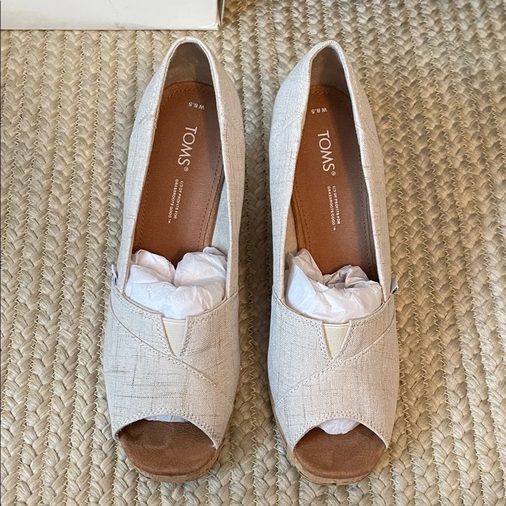 TOMS Beige Crosshatch Wedges - Picture 6 of 12